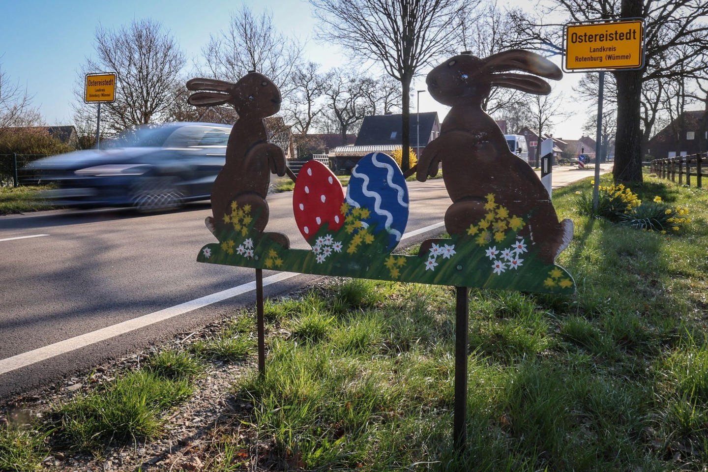 Jedes Jahr beantworten freiwillige Helfer im Dorfgemeinschaftshaus von Ostereistedt Briefe, die Kinder aus ganz Deutschland und dem Ausland an den Osterhasen geschickt haben.