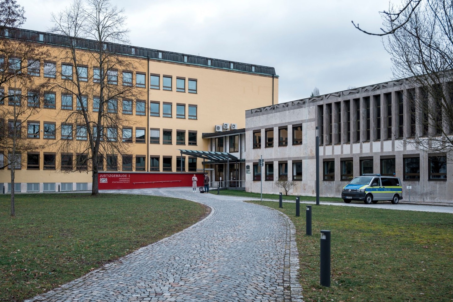 Der aus dem Landgericht Coburg geflüchtete Angeklagte ist festgenommen worden.