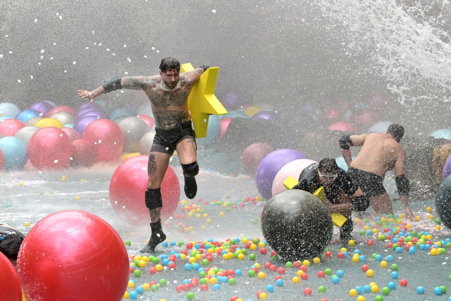 Gigi Birofio (l-r), Lucas Cordalis und Cosimo Citiolo treten in der Dschungelprüfung «Creek der Sterne» an.