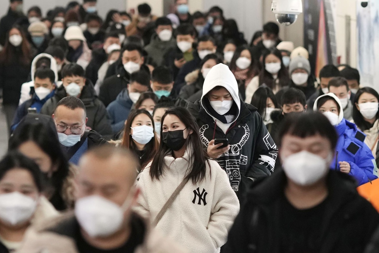 Rush Hour in einer Pekinger U-Bahn-Station. Die Bevölkerung Chinas ist innerhalb eines Jahres um rund 850.000 Menschen geschrumpft.