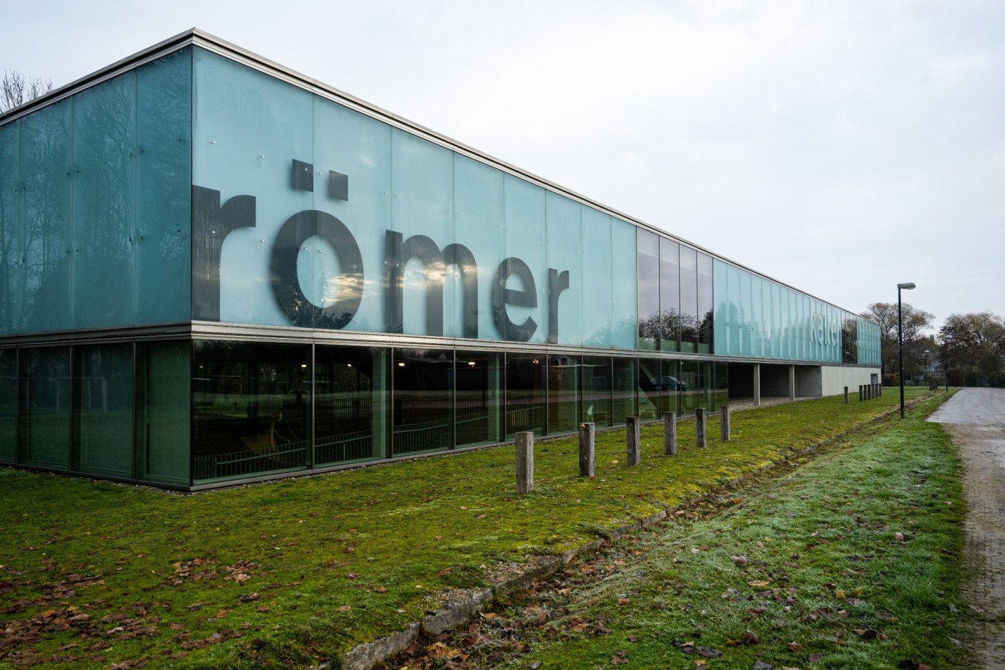 Außenansicht des Kelten Römer Museums in Manching. Der gestohlene Goldschatz bleibt verschwunden.