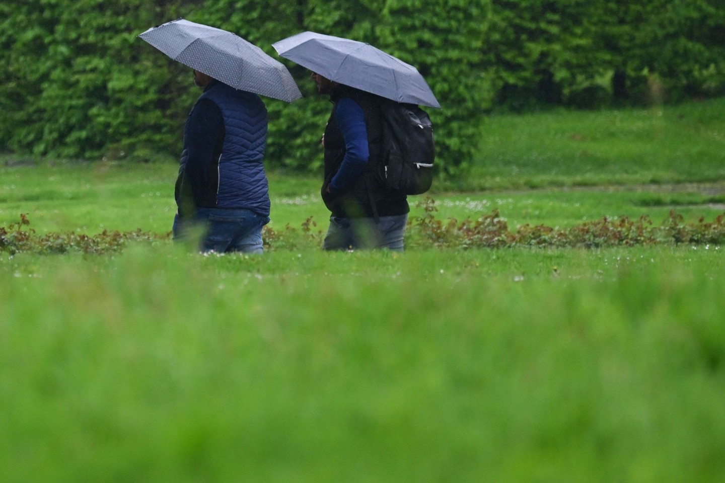 Der Regenschirm war diesen Monat ein ständiger Begleiter.