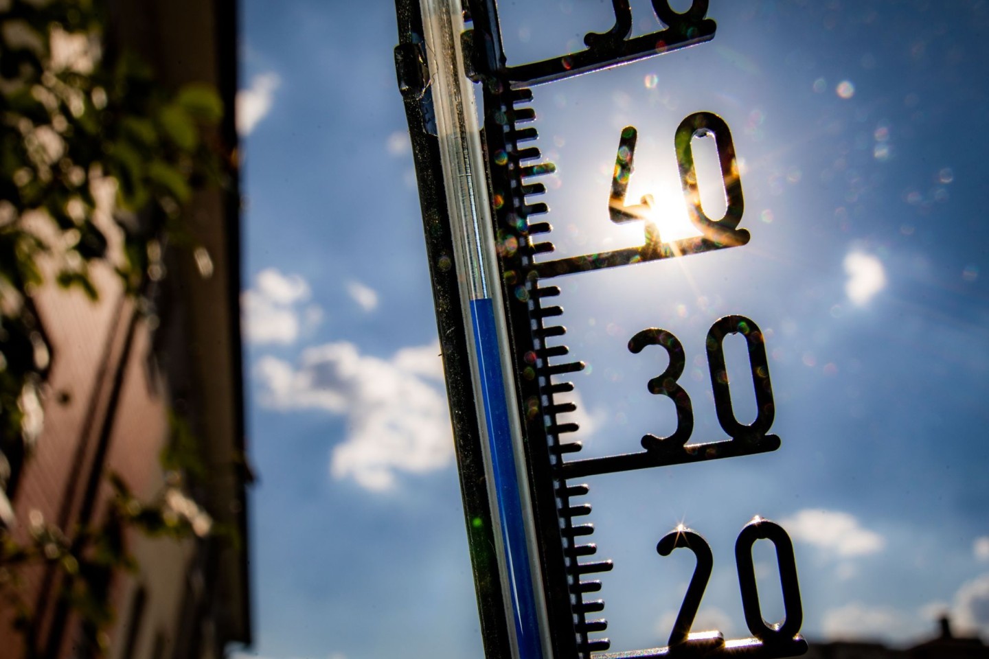 Wenn das Thermometer steigt und steigt: Hohe Temperaturen belasten die Bevölkerung teils schwer.