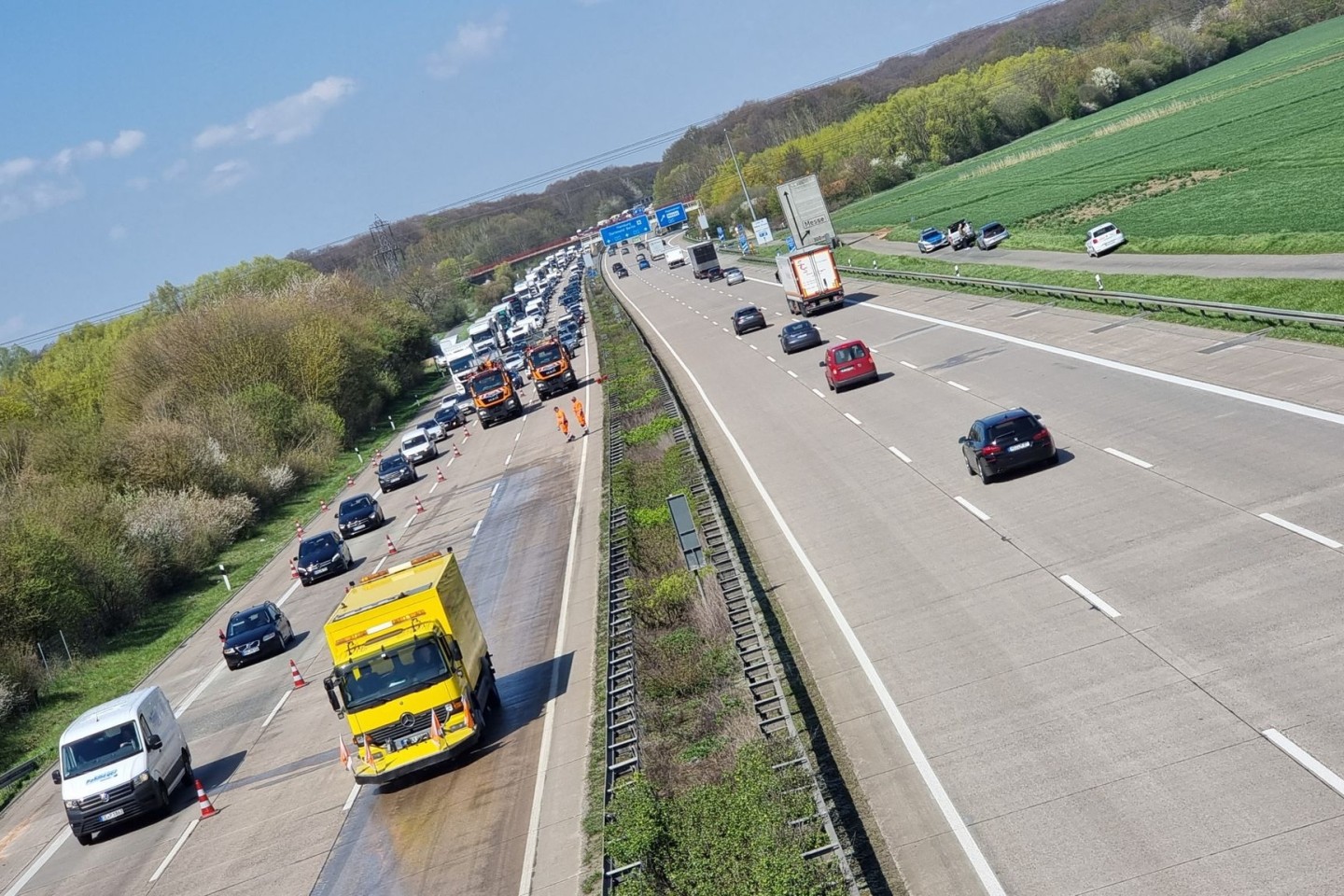 Eingeschränkter Verkehr auf der Autobahn 7 zwischen den Anschlussstellen Hildesheim-Drispenstedt und Laatzen.