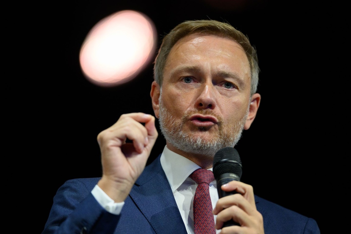 Christian Lindner spricht sich für den Erhalt des Rundfunkbeitrags aus.