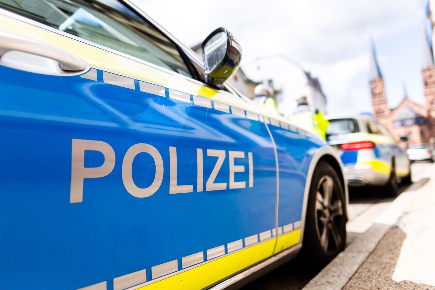 Die Polizei hat einen Mann nach einem gescheiterten Raubüberfall auf einen Juwelier in Münster festgenommen.