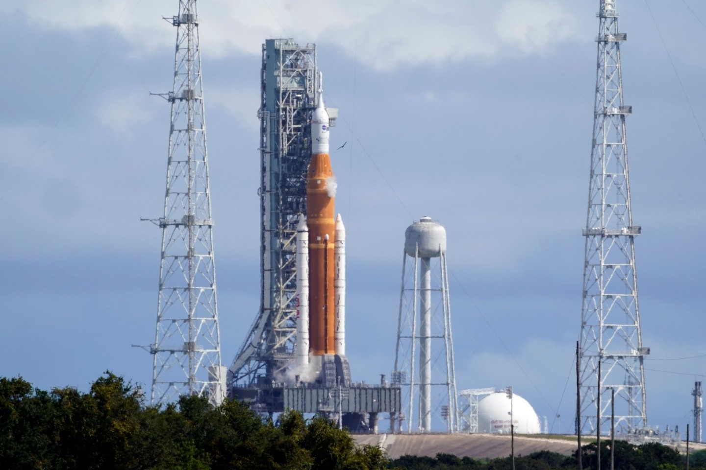 Die Nasa-Mondrakete für die unbemannte Mondmission «Artemis» soll vom Kennedy Space Center in Florida starten.