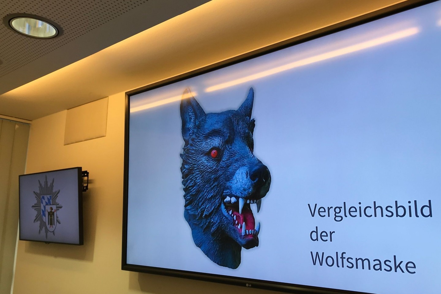 Bei seinem Übergriff auf das Kind im Juni 2019 trug der Täter zur Tarnung eine Wolfsmaske.