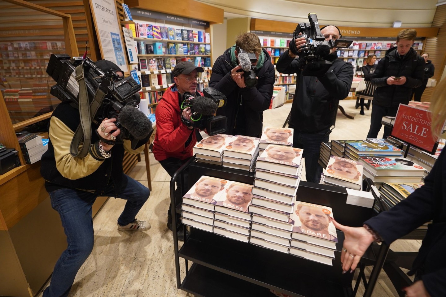 Riesenhype um die druckfrische Autobiografie von Prinz Harry in der Buchhandlung Waterstones Piccadilly in London.