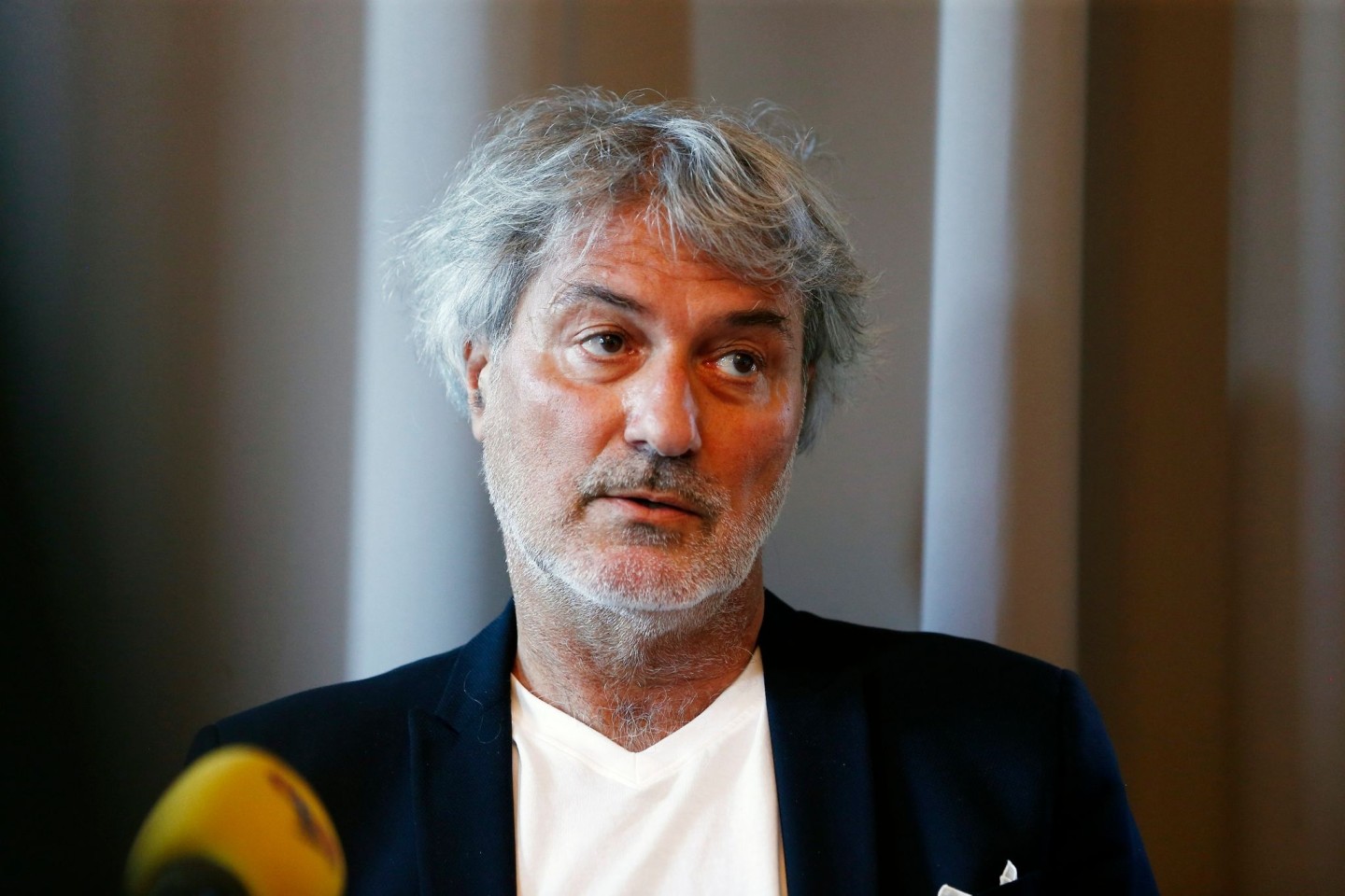 Dr. Paolo Macchiarini, Chirurg aus Italien, spricht während einer Pressekonferenz. Ein Berufungsgericht in Stockholm verurteilte den früheren Chirurgen zu einer Gefängnisstrafe.