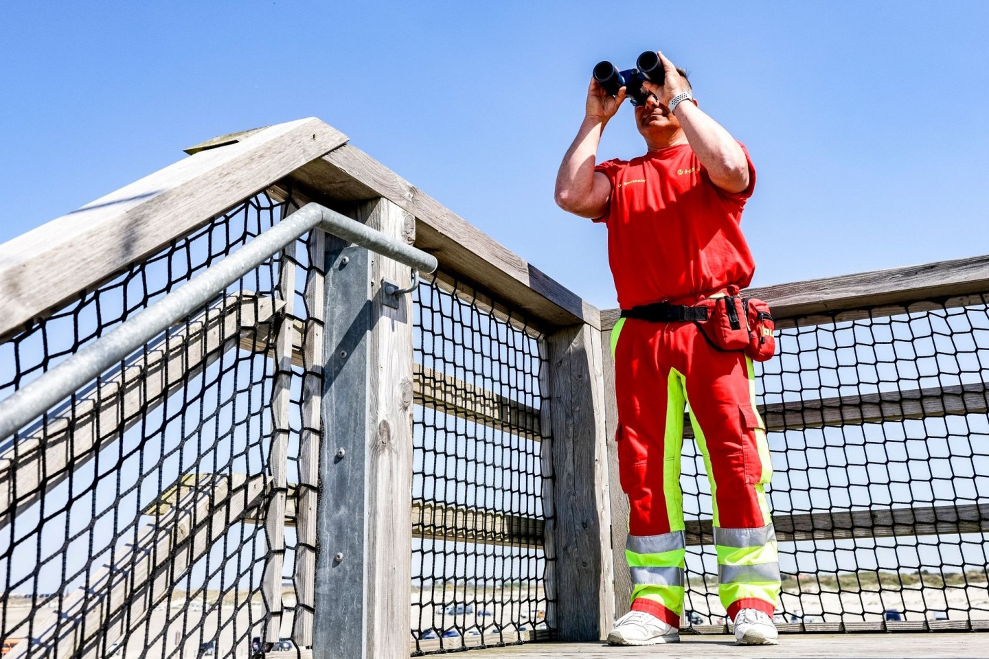 Bei der Arbeit im nordfriesischen St. Peter-Ording: Sven Guse ist Sanitäter sowie Strömungs- und Wasserretter.