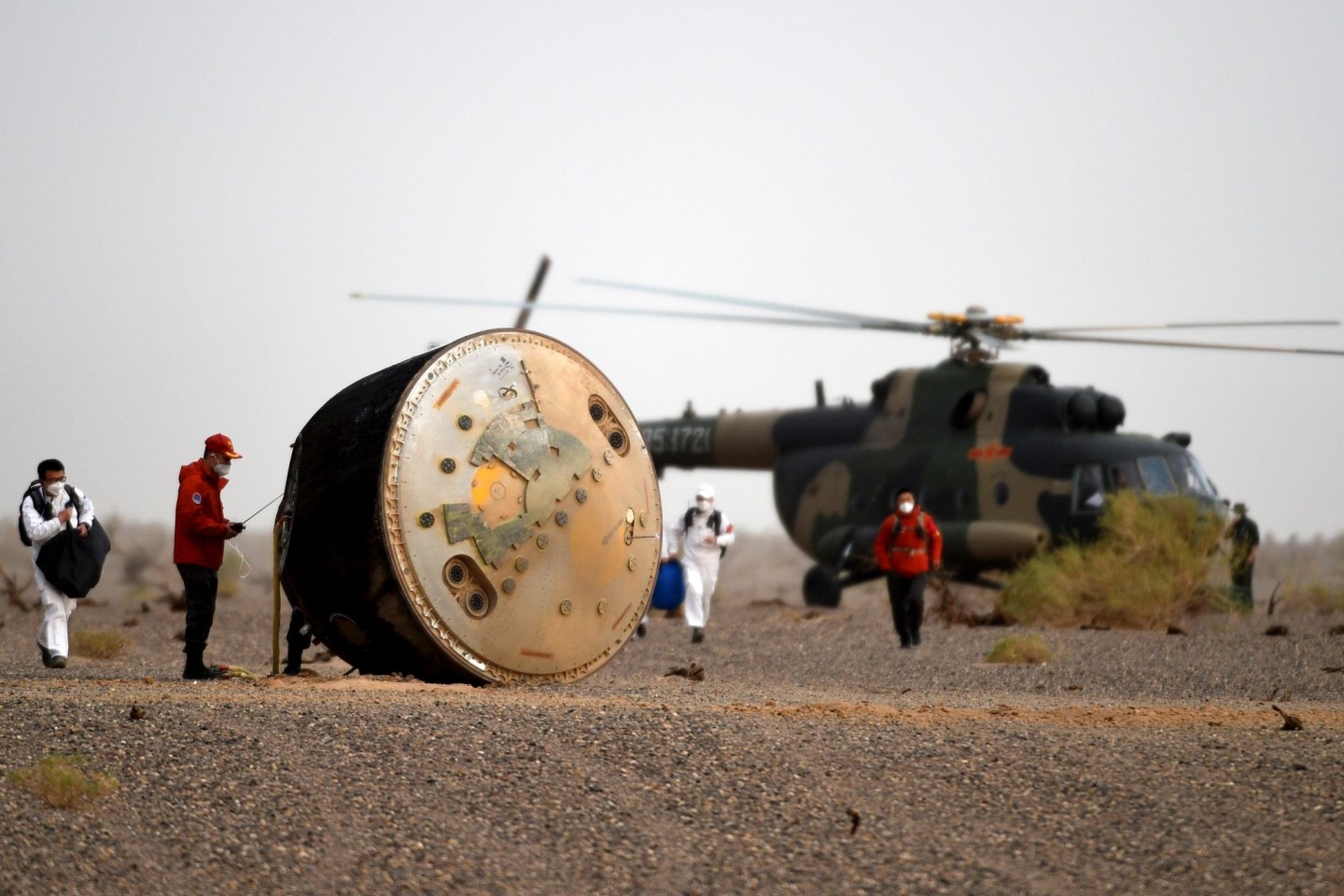 Die Raumkapsel landet in der Mongolei.