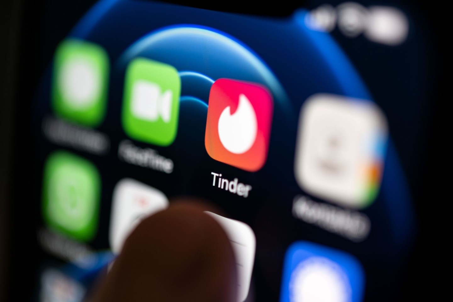 Von wegen Fleischtheke - zum zehnten Jubiläum von Tinder räumt ein Wissenschaftler mit Klischees über die populäre Dating-App auf.