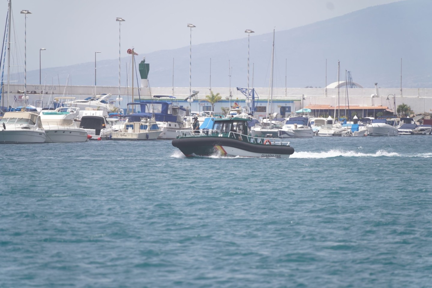 Beamte der spanischen Guardia Civil sind im Hafen von Barbate getötet worden. Das Entsetzen ist groß (Archivbild).