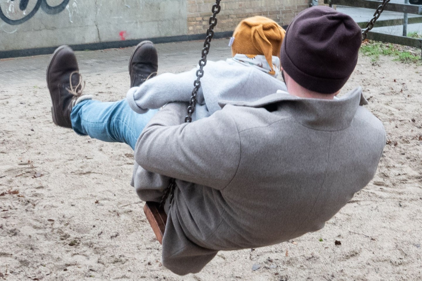 «... Vater sein dagegen sehr»: Viele Väter in Deutschland werden laut Studie zufolge ihren eigenen Vorstellungen von guter Vaterschaft nicht gerecht.