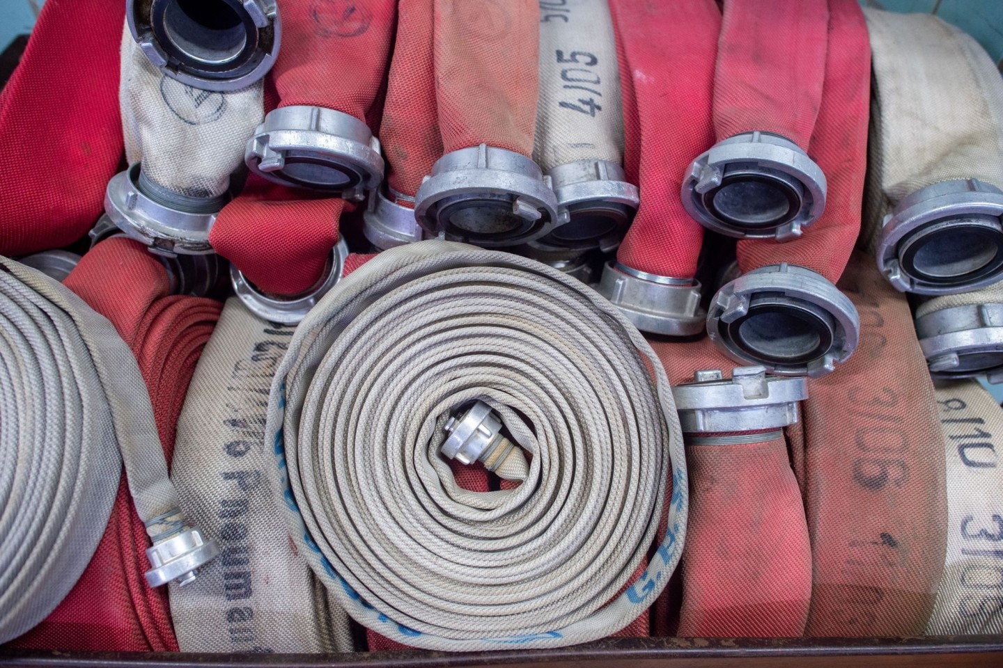 Feuerwehrschläuche waren beim Weltrekordversuch im Einsatz.