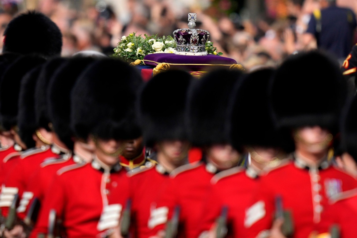 Wachmänner während der Prozession vom Buckingham-Palast zur Westminster Hall.