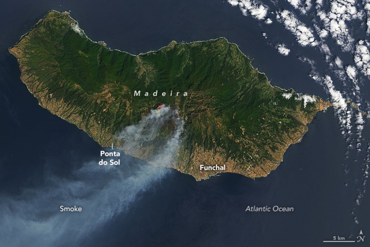 Der Rauch der Waldbrände zieht über die Insel Madeira. Zuvor war Portugal in diesem Sommer von größeren Waldbränden verschont geblieben.