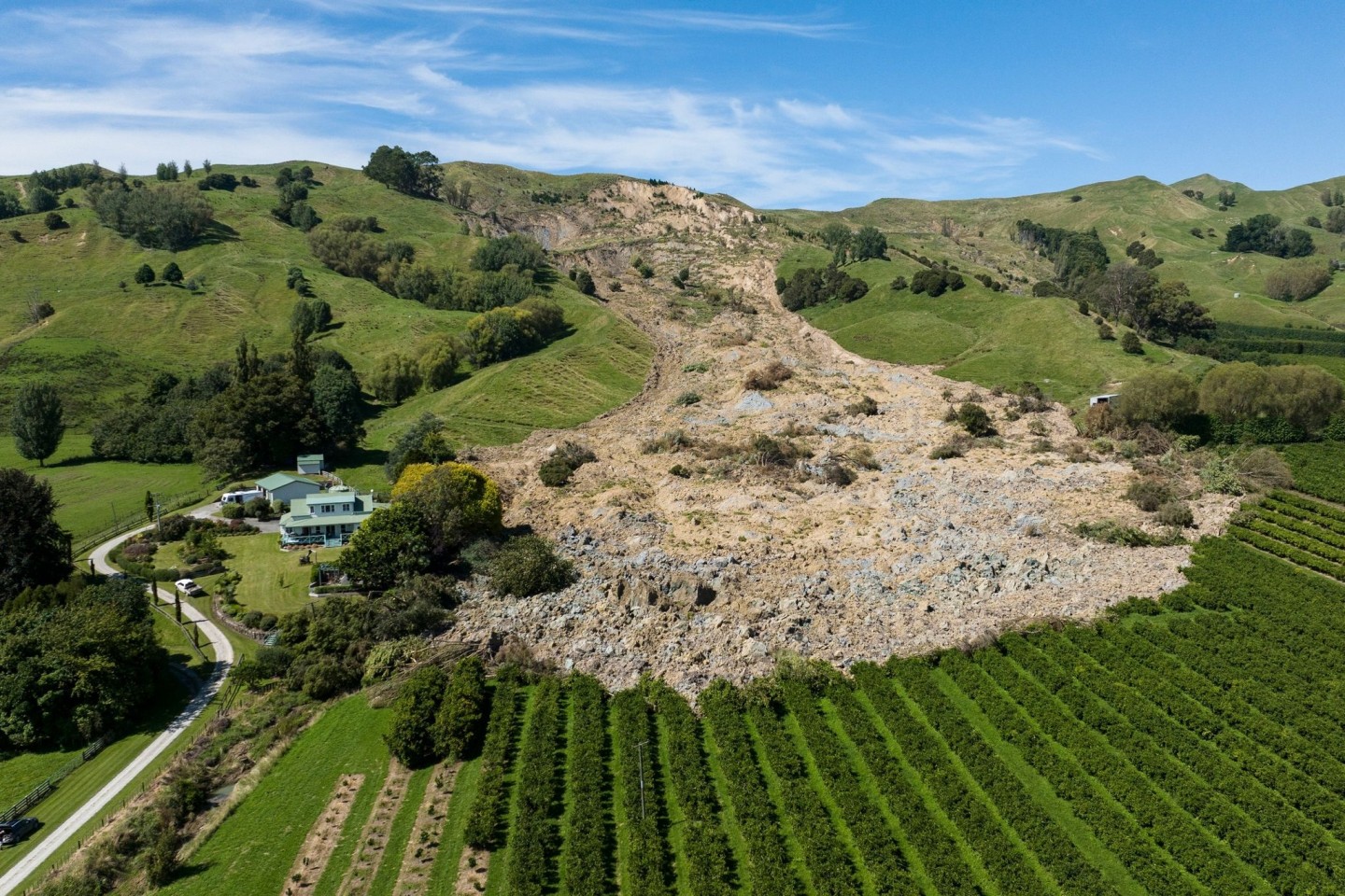 Ein Erdrutsch im neuseeländischen Gisborne, nachdem Zyklon »Gabrielle» mit orkanartigen Winden und Starkregen den Norden des Land traf.