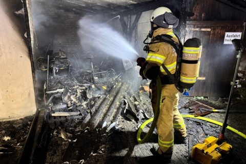 Mehrfamilienhaus in Gefahr: Großeinsatz in der Stadtmitte